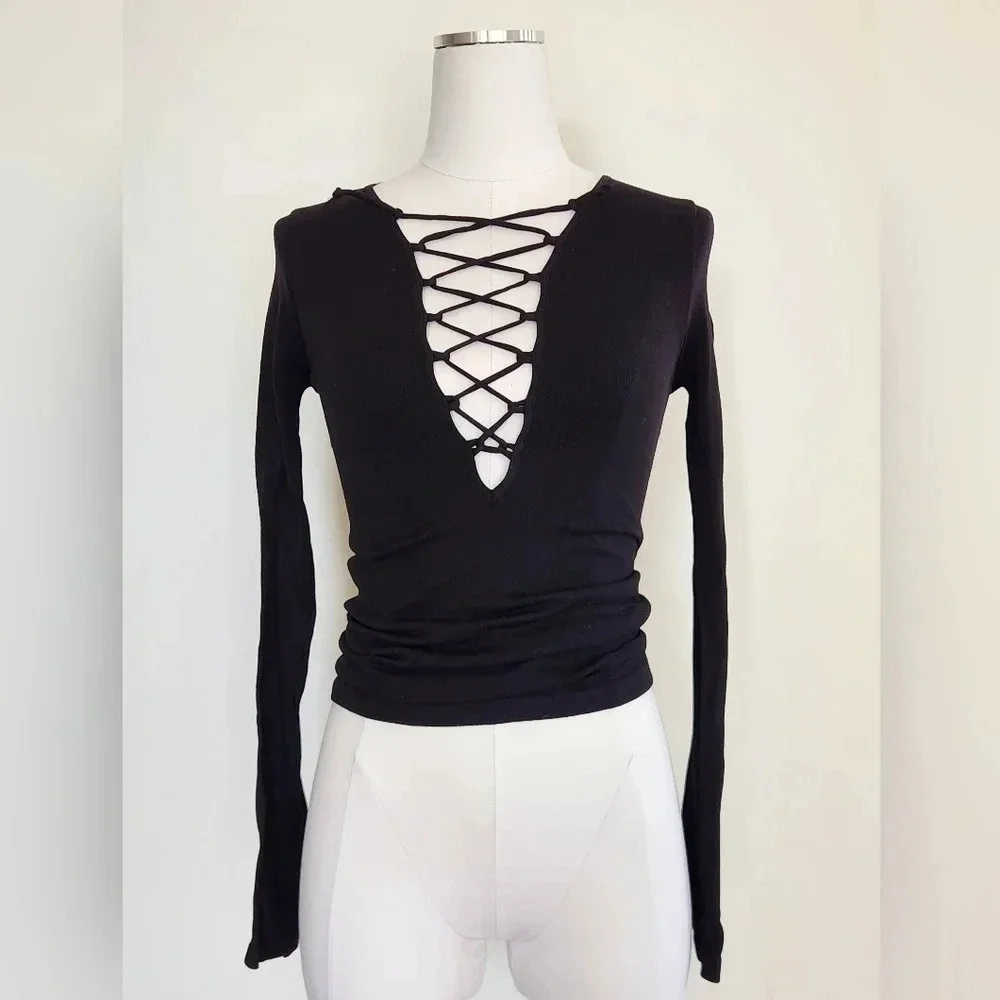 BUNDLE  || FREE PEOPLE INTIMATELY || seamless layering top, black bra, NWOT